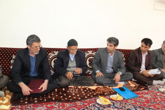 فرماندار کبودراهنگ با خانواده شهدا دیدار کرد + تصاویر