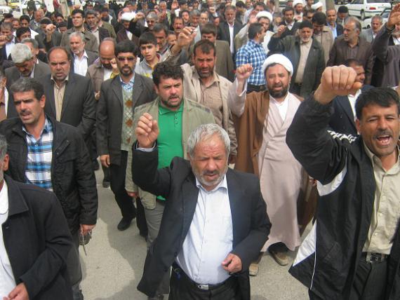 راهپیمایی نمازگزاران کبودراهنگ در محکومیت رژیم آل سعود