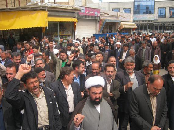 راهپیمایی نمازگزاران کبودراهنگ در محکومیت رژیم آل سعود