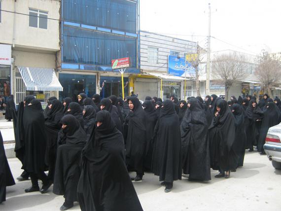 راهپیمایی نمازگزاران کبودراهنگ در محکومیت رژیم آل سعود