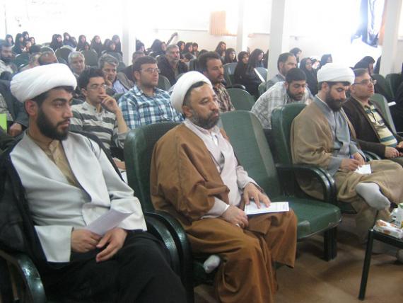 گزارش تصویری از برگزاری اولین جلسه هیئت عاشقان ولایت کبودراهنگ در سال 94 