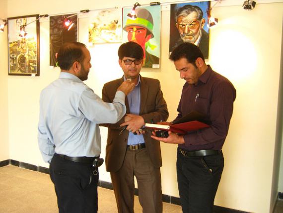 نمایشگاه نقاشی و طراحی هنرمندان بسیجی شهرستان کبودراهنگ