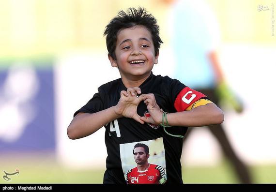 عکس/ شادی گل هانی نوروزی به سبک پدرش 