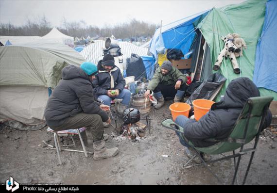 گزارش تصویری/زندگی بدوی ایرانی‌ها در کمپ آوارگان فرانسه