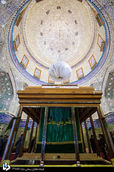 نصب سازه چوبی ضریح جدید حرم حضرت عباس(ع)
