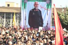 همدان یکپارچه غرق در عزا شد/ تشییع بی‌نظیر پیکر سردار همدانی در زادگاهش