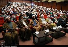 امروز بزرگ‌ترین میدان مبارزه با دشمن مهار رکود، گرانى، رفع بیکارى و مقابله با آسیب اجتماعى است 